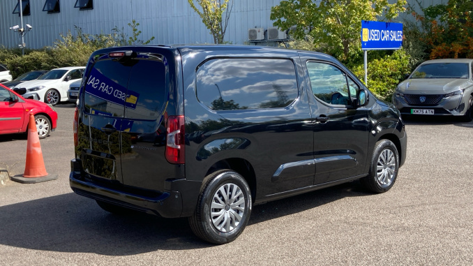 Peugeot Partner E-M 100kW 52kWh Asphalt Van Auto - Image 10